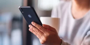 El iPhone XR, uno de los últimos modelos de Apple, se destaca por su alto nivel de especificaciones técnicas y su capacidad para satisfacer las necesidades de los usuarios más exigentes.